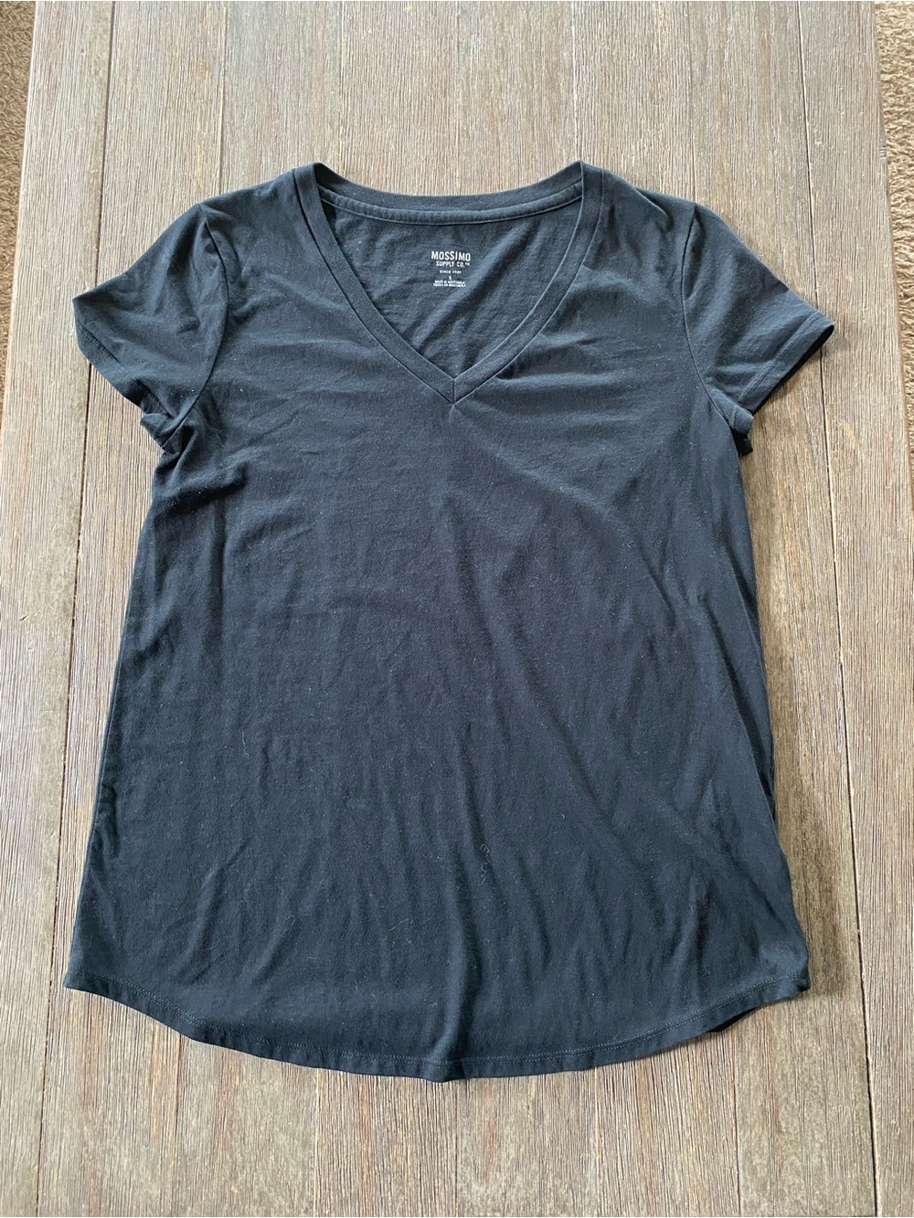 4/$20 Mossimo V Neck Tee
